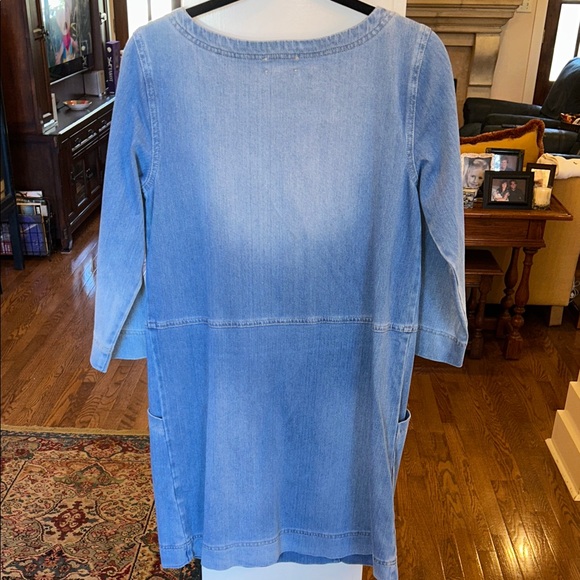 AG Adriano Goldschmied Light Blue Chambray Shift Dress - Picture 4 of 5
